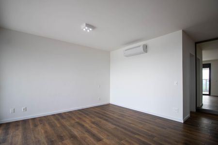 Apartamento à venda com 330m², 4 quartos e 4 vagas Apartamento à venda com 330m², 4 quartos e 4 vagasSuíte 2