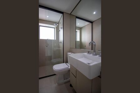 Apartamento à venda com 330m², 4 quartos e 4 vagas Apartamento à venda com 330m², 4 quartos e 4 vagasBanheiro Suíte 4