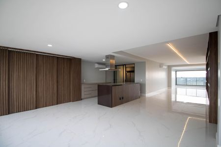 Apartamento à venda com 330m², 4 quartos e 4 vagas Apartamento à venda com 330m², 4 quartos e 4 vagasÁrea gourmet