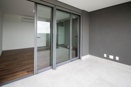 Apartamento à venda com 330m², 4 quartos e 4 vagas Apartamento à venda com 330m², 4 quartos e 4 vagasSacada Suíte 2