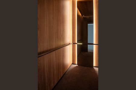 Apartamento à venda com 330m², 4 quartos e 4 vagas Apartamento à venda com 330m², 4 quartos e 4 vagasElevador