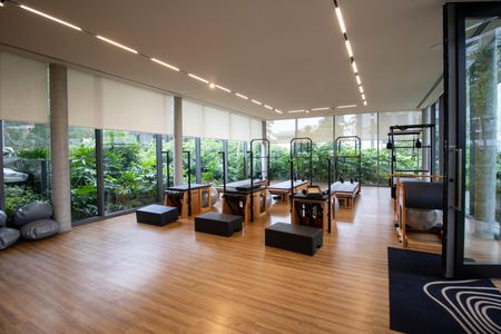 Apartamento à venda com 330m², 4 quartos e 4 vagas Apartamento à venda com 330m², 4 quartos e 4 vagasAcademia