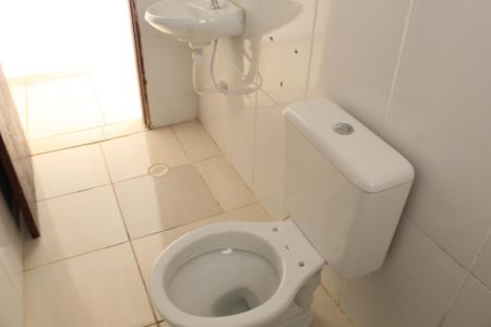 Casa de condomínio para alugar com 77m², 3 quartos e 2 vagasBanheiro