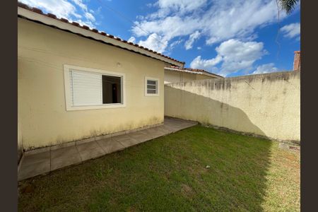 Casa de condomínio para alugar com 77m², 3 quartos e 2 vagasQuintal