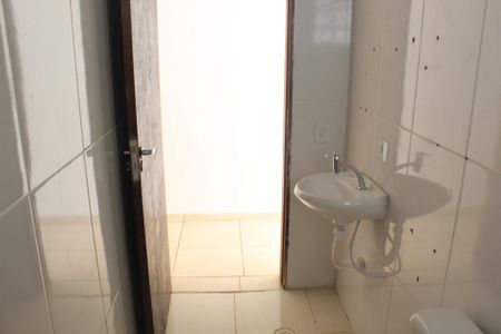 Casa de condomínio para alugar com 77m², 3 quartos e 2 vagasBanheiro