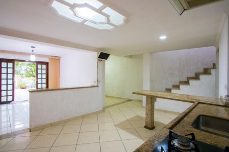 Casa à venda com 350m², 5 quartos e 2 vagas Casa à venda com 350m², 5 quartos e 2 vagasCozinha