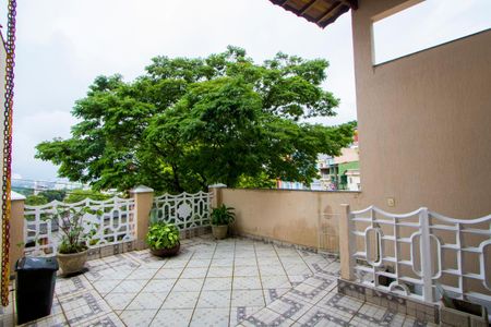 Casa à venda com 350m², 5 quartos e 2 vagas Casa à venda com 350m², 5 quartos e 2 vagasÁrea externa