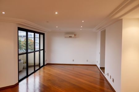Apartamento para alugar com 166m², 3 quartos e 2 vagassala