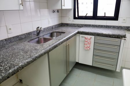 Apartamento para alugar com 166m², 3 quartos e 2 vagasCozinha