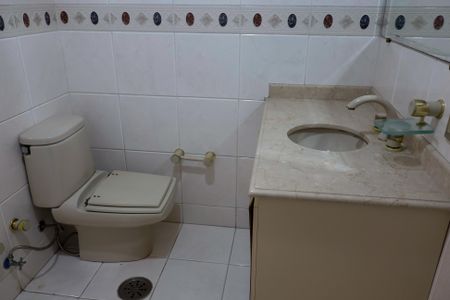Apartamento para alugar com 166m², 3 quartos e 2 vagasBanheiro