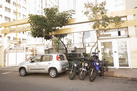 Apartamento à venda com 43m², 2 quartos e 1 vaga Apartamento à venda com 43m², 2 quartos e 1 vagaFachada