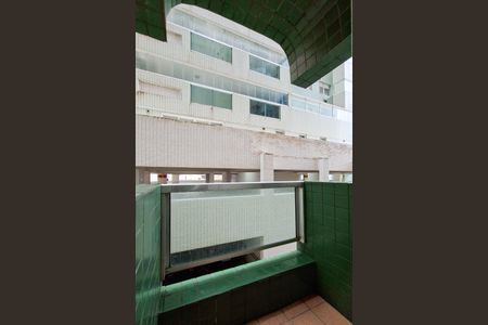 Apartamento para alugar com 100m², 2 quartos e 1 vagaSacada da suite