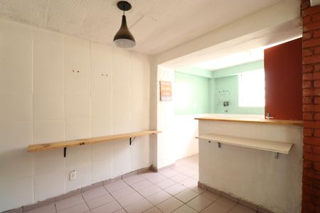 Sala e cozinha de casa para alugar com 1 quarto, 35m² em Alto da Lapa, São Paulo