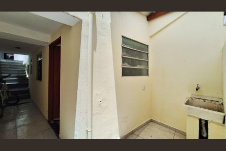 Casa para alugar com 35m², 1 quarto e sem vagaQuintal e área de serviço