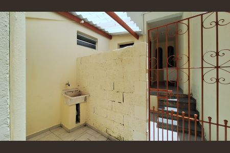 Casa para alugar com 35m², 1 quarto e sem vagaQuintal e área de serviço