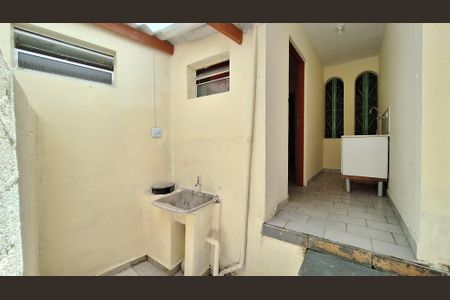 Casa para alugar com 40m², 1 quarto e sem vagaQuintal e área de serviço 