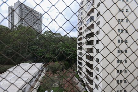 Apartamento à venda com 165m², 3 quartos e 3 vagas Apartamento à venda com 165m², 3 quartos e 3 vagasVista da Suíte 2