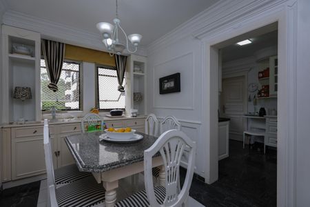 Apartamento à venda com 165m², 3 quartos e 3 vagas Apartamento à venda com 165m², 3 quartos e 3 vagasCopa