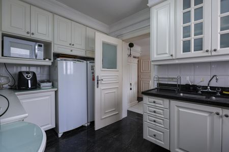 Apartamento à venda com 165m², 3 quartos e 3 vagas Apartamento à venda com 165m², 3 quartos e 3 vagasCozinha