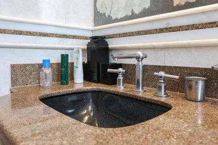 Apartamento à venda com 165m², 3 quartos e 3 vagas Apartamento à venda com 165m², 3 quartos e 3 vagasSuíte 2