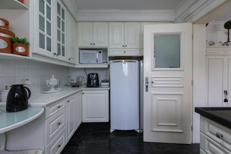 Apartamento à venda com 165m², 3 quartos e 3 vagas Apartamento à venda com 165m², 3 quartos e 3 vagasCozinha