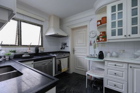 Apartamento à venda com 165m², 3 quartos e 3 vagas Apartamento à venda com 165m², 3 quartos e 3 vagasCozinha