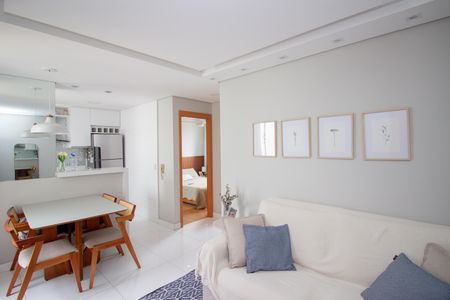 Sala de apartamento para alugar com 2 quartos, 48m² em Cabral, Contagem