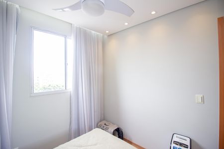 Quarto 1 de apartamento para alugar com 2 quartos, 48m² em Cabral, Contagem