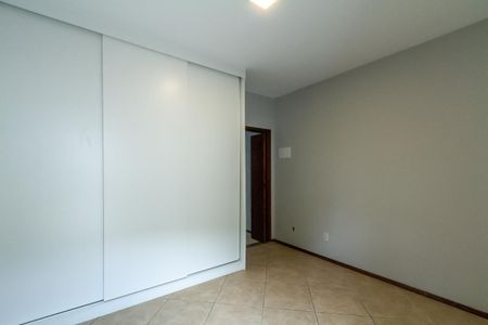Casa à venda com 200m², 3 quartos e 2 vagasSuíte