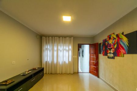 Casa à venda com 200m², 3 quartos e 2 vagasSala