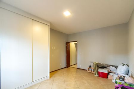 Casa à venda com 200m², 3 quartos e 2 vagasQuarto 1