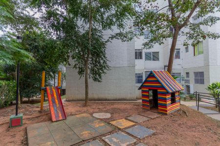 Apartamento para alugar com 38m², 2 quartos e 1 vaga Apartamento para alugar com 38m², 2 quartos e 1 vagaÁrea Comum - Playground