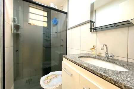 Apartamento à venda com 70m², 3 quartos e 2 vagas Apartamento à venda com 70m², 3 quartos e 2 vagasBanheiro