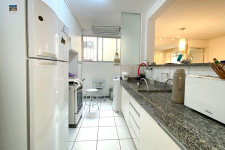 Apartamento à venda com 70m², 3 quartos e 2 vagas Apartamento à venda com 70m², 3 quartos e 2 vagasCozinha