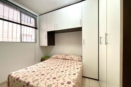 Apartamento à venda com 70m², 3 quartos e 2 vagas Apartamento à venda com 70m², 3 quartos e 2 vagasSuite