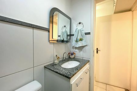 Apartamento à venda com 70m², 3 quartos e 2 vagas Apartamento à venda com 70m², 3 quartos e 2 vagasBanheiro