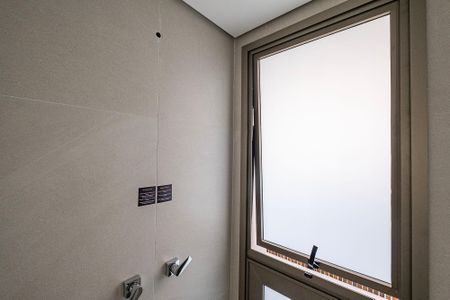 Banheiro de kitnet/studio à venda com 1 quarto, 26m² em Cerqueira César, São Paulo