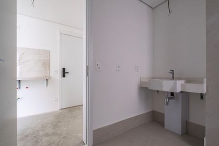 Banheiro de kitnet/studio à venda com 1 quarto, 26m² em Cerqueira César, São Paulo