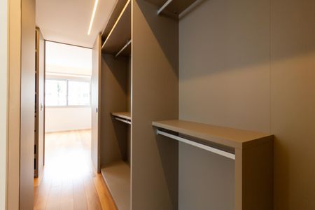 Apartamento à venda com 192m², 3 quartos e 1 vagaCloset da suíte 3