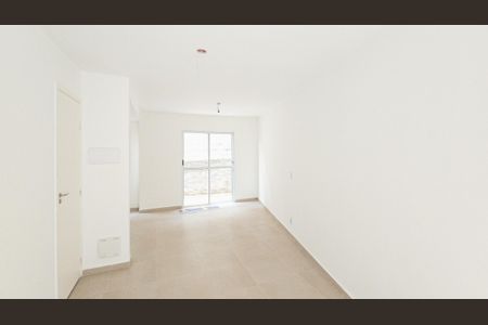 Sala de casa de condomínio para alugar com 2 quartos, 63m² em Jardim Mutinga, Osasco