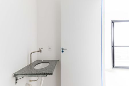 Banheiro de kitnet/studio à venda com 1 quarto, 27m² em Vila Sonia, São Paulo