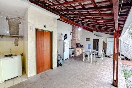 Casa para alugar com 200m², 4 quartos e 1 vaga Casa para alugar com 200m², 4 quartos e 1 vagaÁrea externa