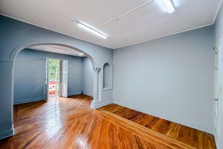 Casa para alugar com 200m², 4 quartos e 1 vaga Casa para alugar com 200m², 4 quartos e 1 vagaQuarto 1
