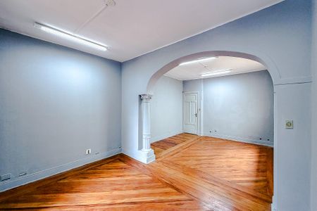 Casa para alugar com 200m², 4 quartos e 1 vaga Casa para alugar com 200m², 4 quartos e 1 vagaQuarto 1