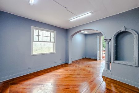 Casa para alugar com 200m², 4 quartos e 1 vaga Casa para alugar com 200m², 4 quartos e 1 vagaQuarto 1