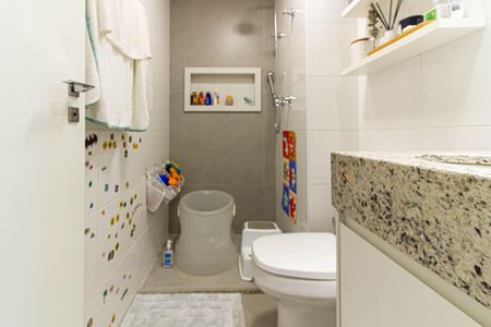 Apartamento à venda com 65m², 2 quartos e 2 vagas Apartamento à venda com 65m², 2 quartos e 2 vagasBanheiro