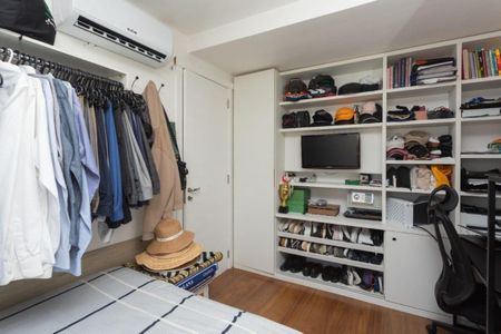 Quarto 1 de apartamento para alugar com 2 quartos, 72m² em Jardim Botânico, Porto Alegre