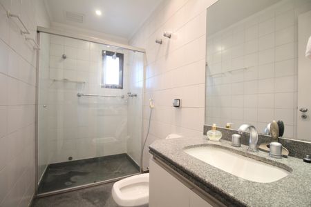 Apartamento para alugar com 265m², 3 quartos e 3 vagasBanheiro 1