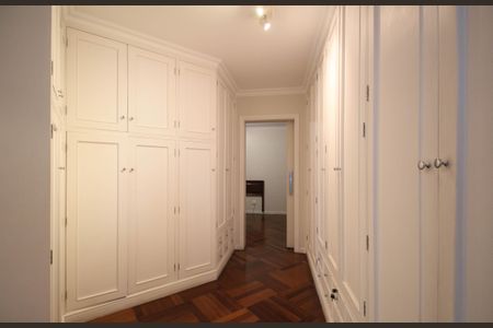Apartamento para alugar com 265m², 3 quartos e 3 vagasCloset Suíte 1