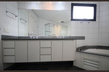 Apartamento para alugar com 265m², 3 quartos e 3 vagasBanheiro 2